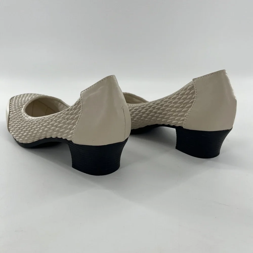 Comfort Well‎ Beacon Stretch N Form Slip On Shoes 8.5M Nude Beige Low Heel Pump